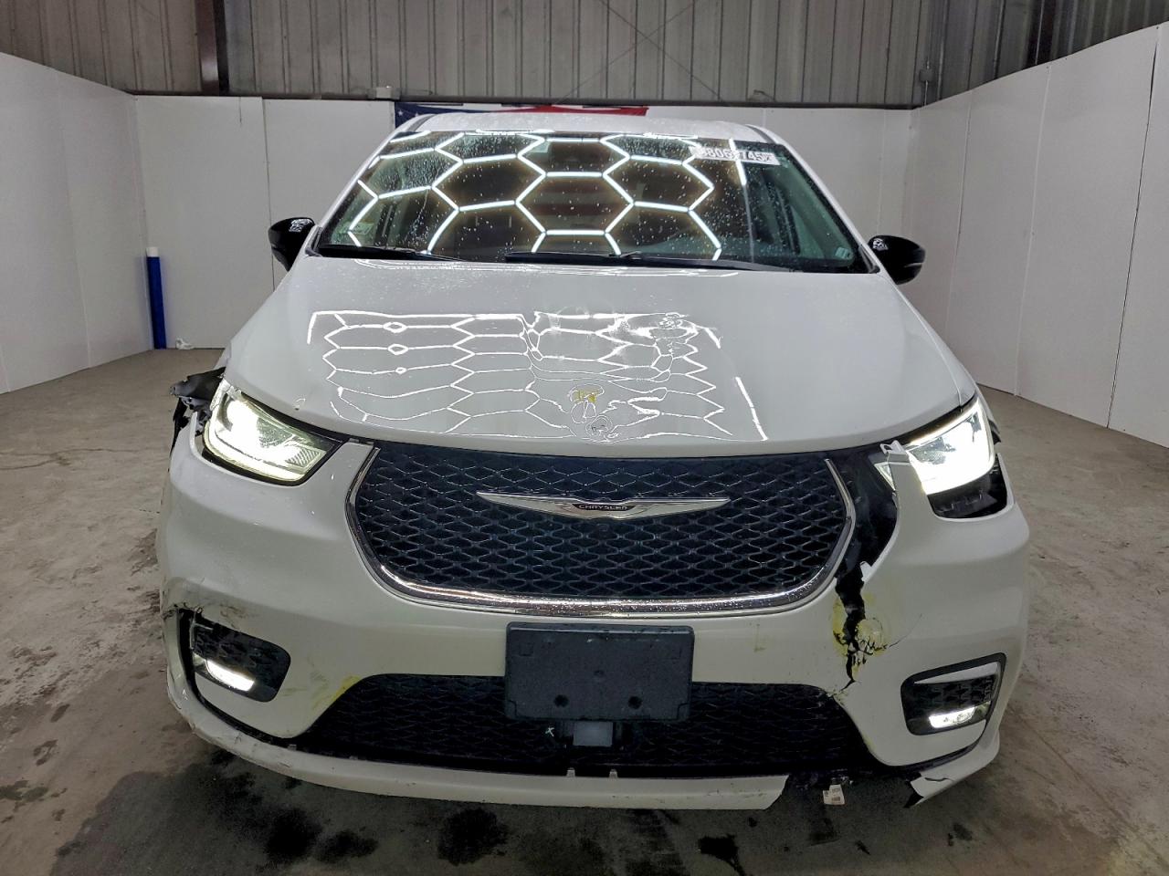 2024 CHRYSLER PACIFICA HYBRID SELECT photo 5