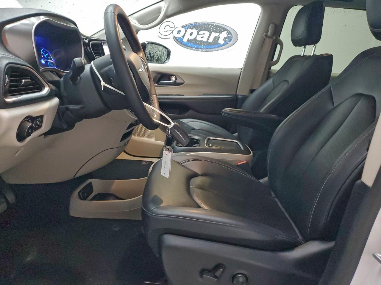 2024 CHRYSLER PACIFICA HYBRID SELECT photo 7