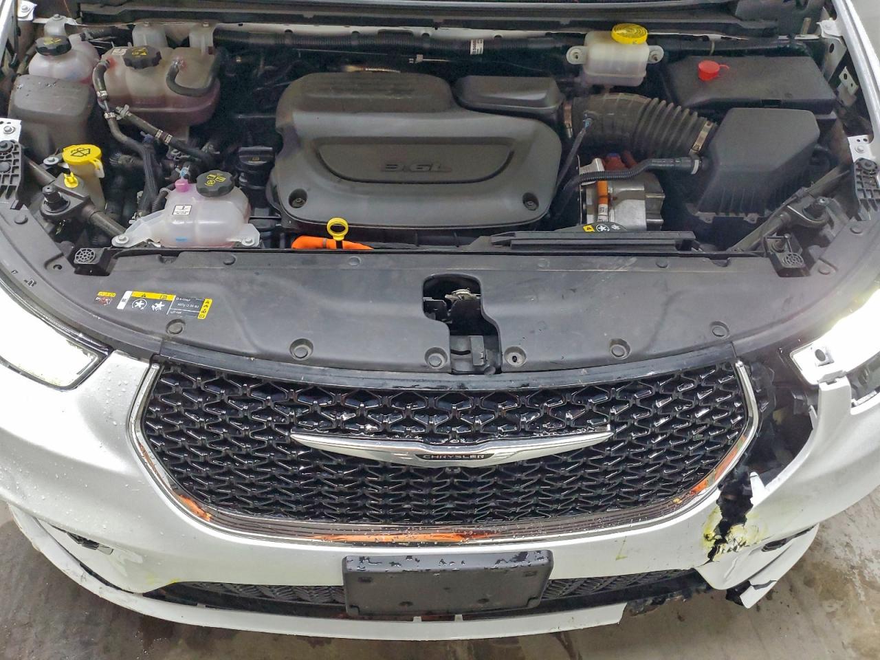 2024 CHRYSLER PACIFICA HYBRID SELECT photo 12
