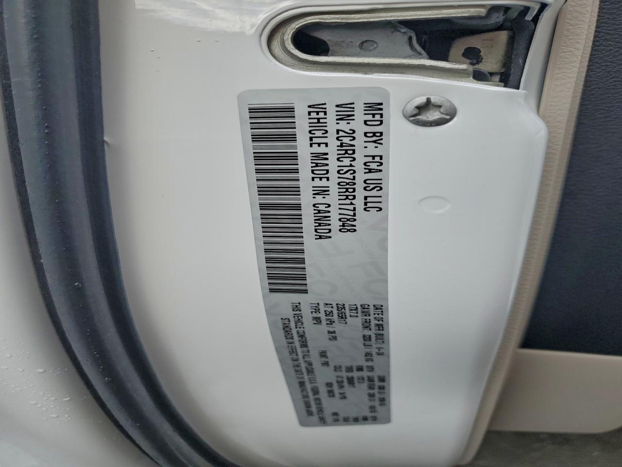 2024 CHRYSLER PACIFICA HYBRID SELECT photo 13