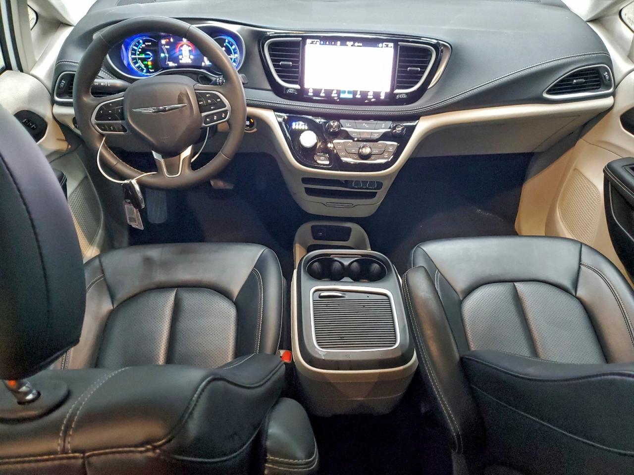 2024 CHRYSLER PACIFICA HYBRID SELECT photo 8