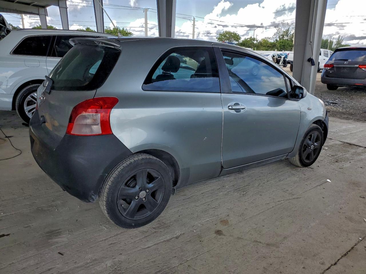 2008 TOYOTA YARIS photo 3