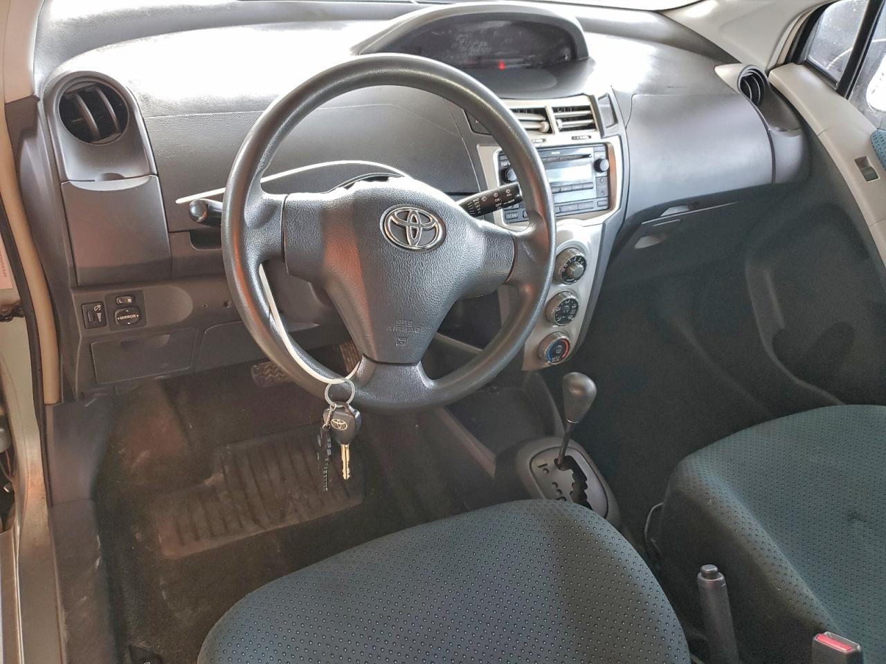 2008 TOYOTA YARIS photo 8