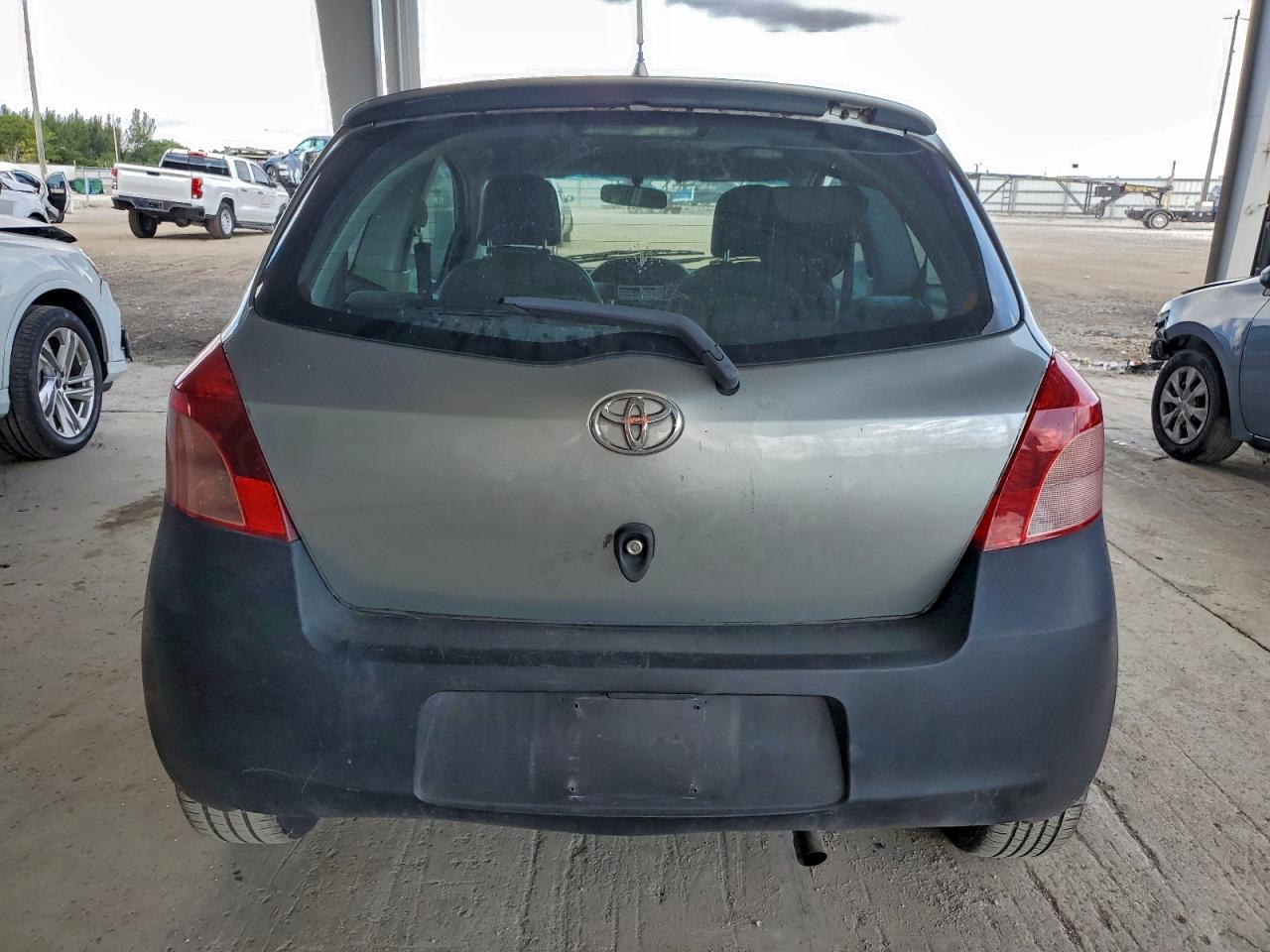 2008 TOYOTA YARIS photo 6