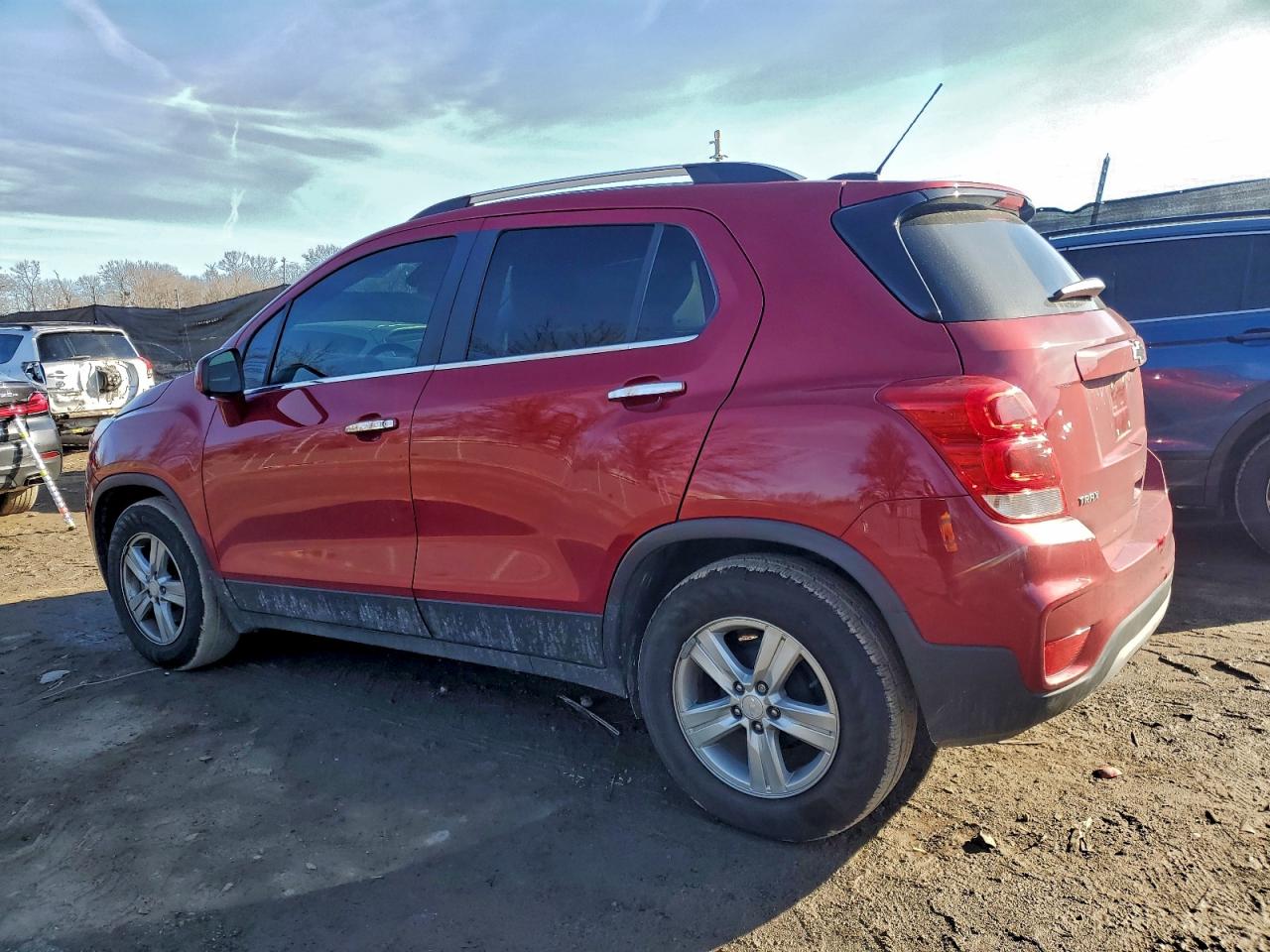 2020 CHEVROLET TRAX 1LT photo 2