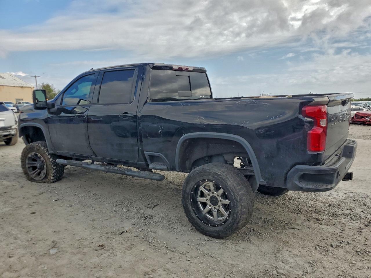 2020 CHEVROLET SILVERADO K2500 HEAVY DUTY LTZ photo 2