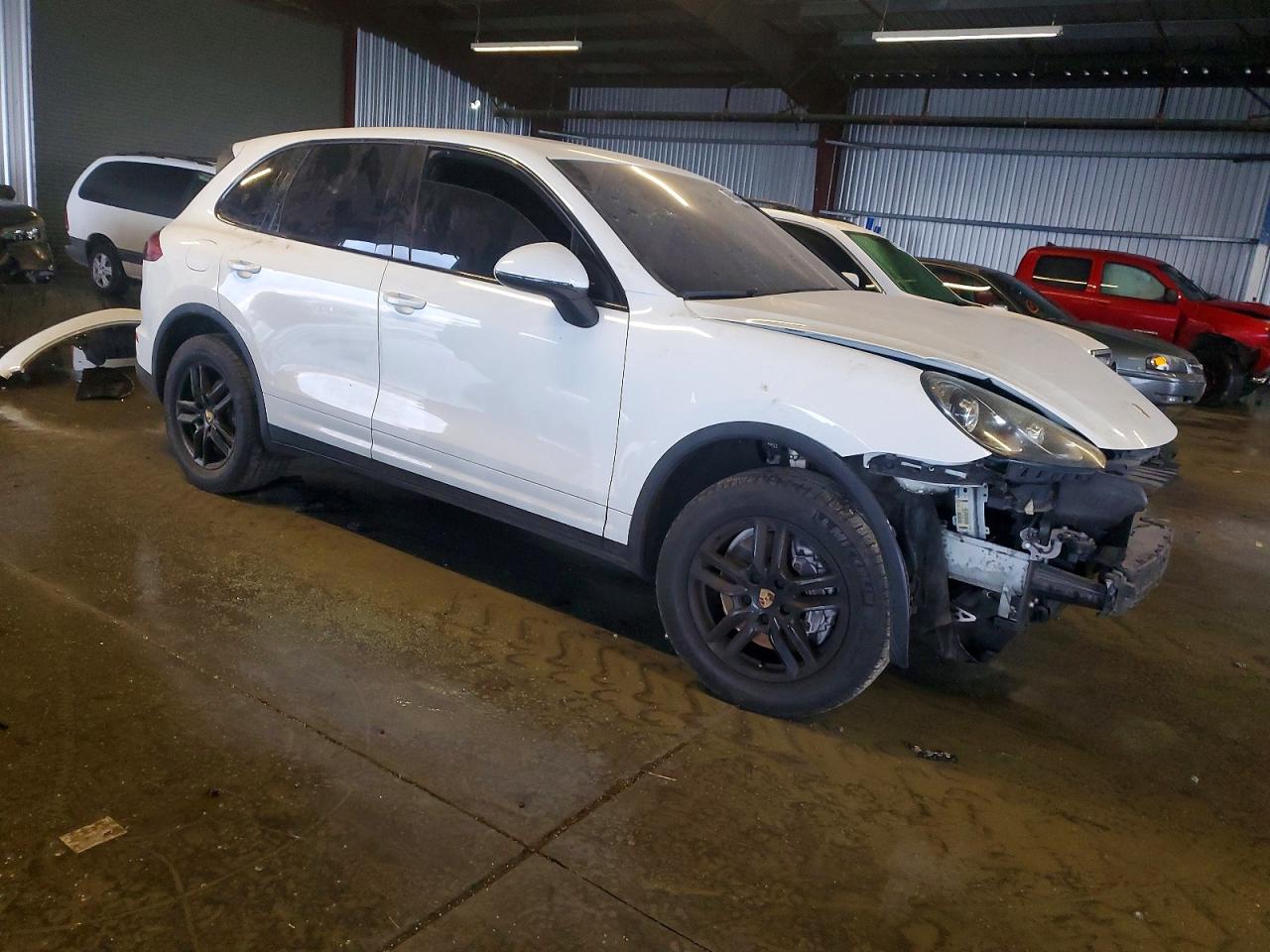 2016 PORSCHE CAYENNE photo 4