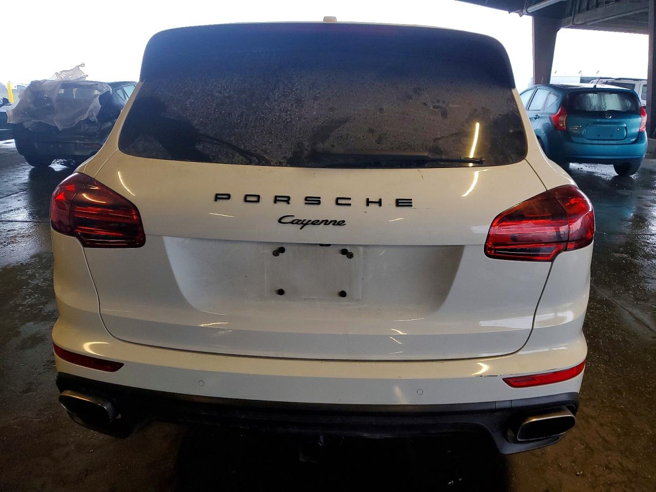 2016 PORSCHE CAYENNE photo 6