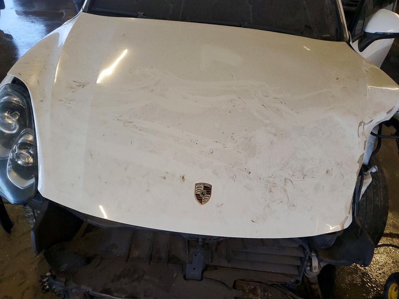 2016 PORSCHE CAYENNE photo 12