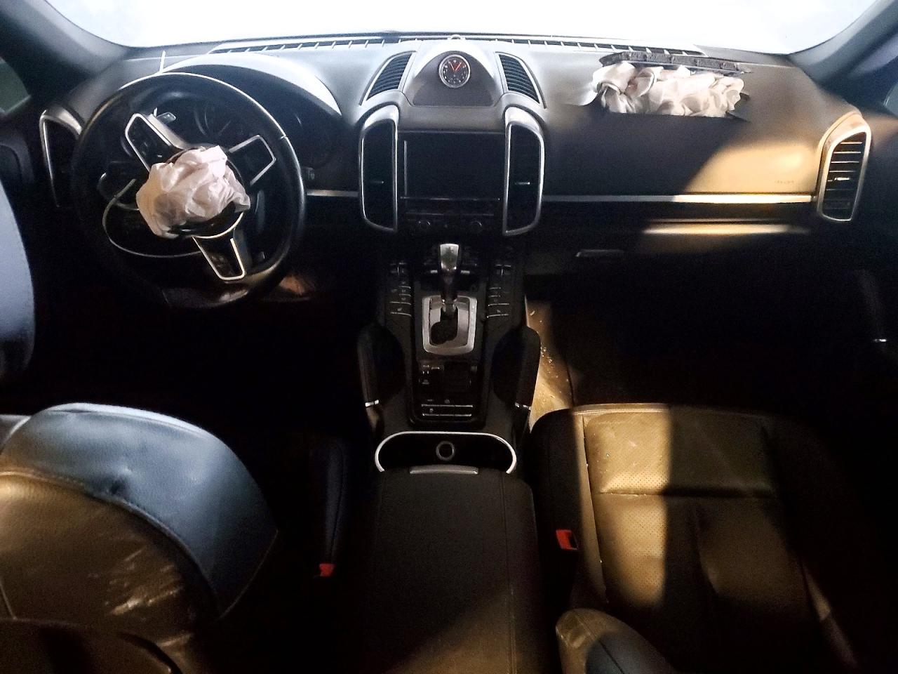 2016 PORSCHE CAYENNE photo 8