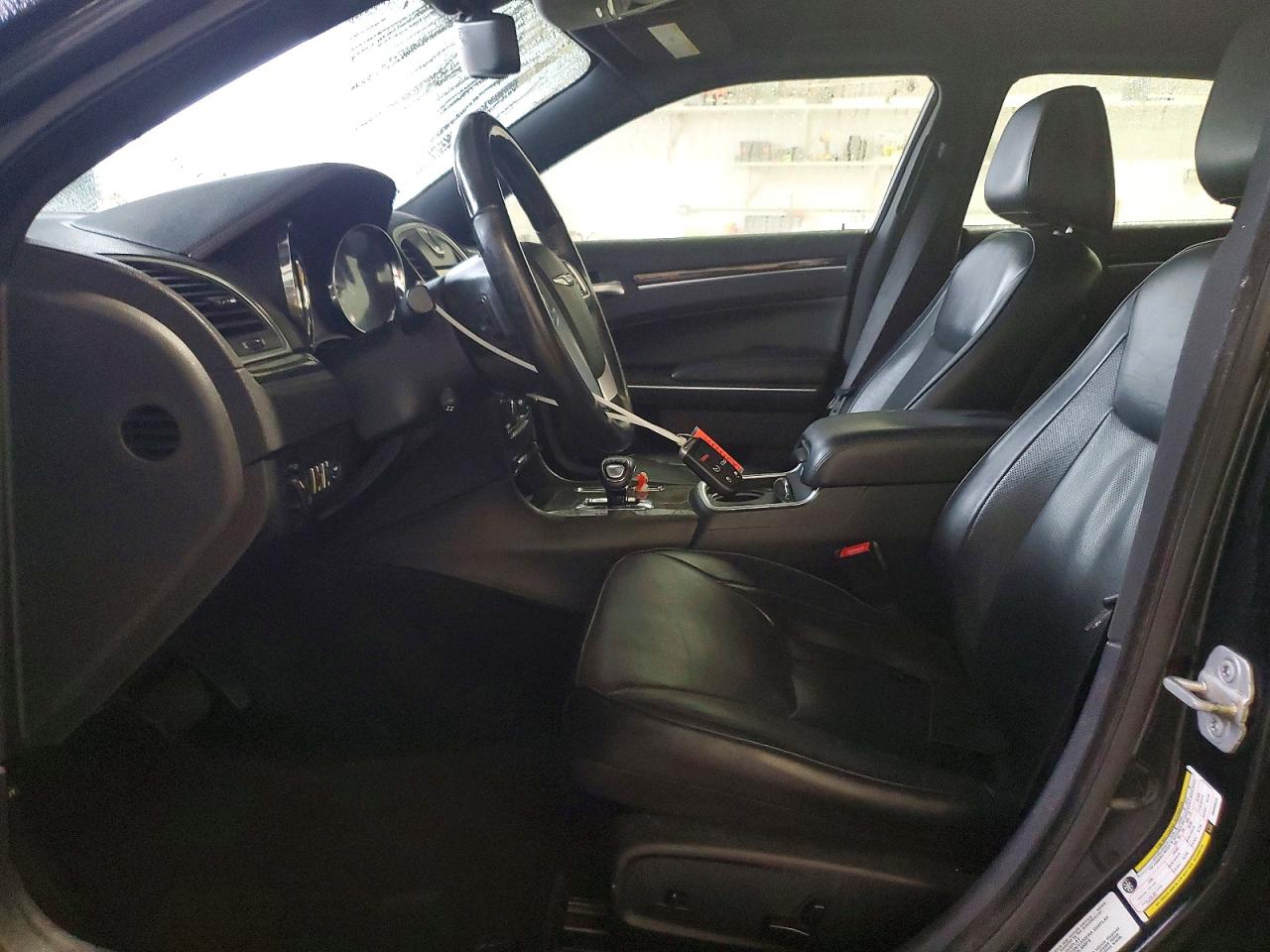 2013 CHRYSLER 300C photo 7