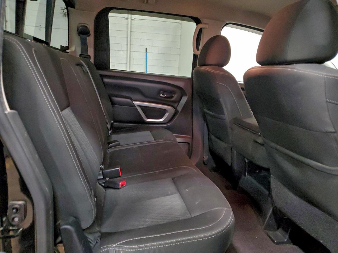 2017 NISSAN TITAN XD S photo 10