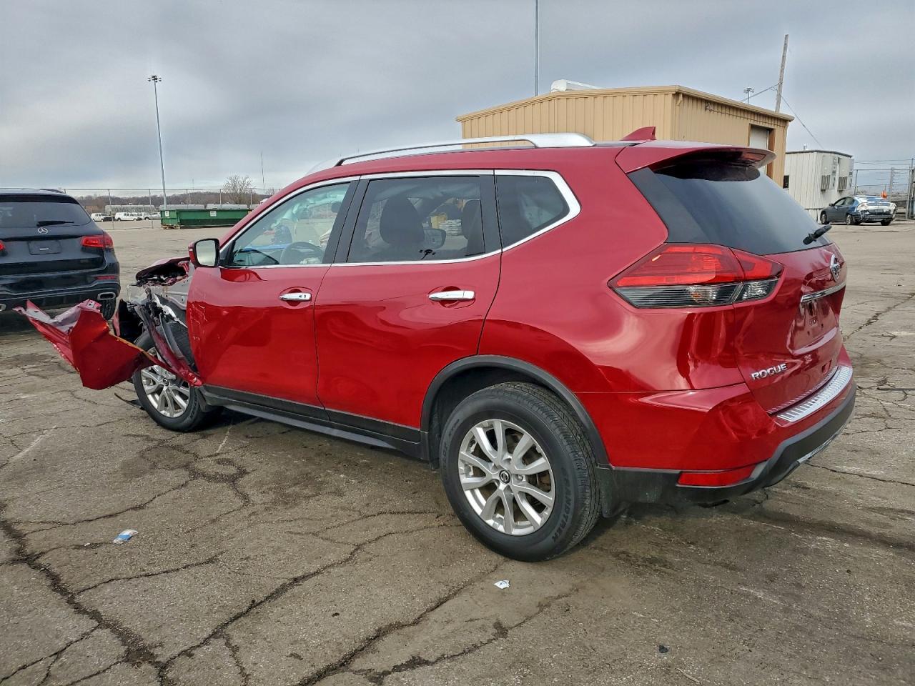 2017 NISSAN ROGUE S photo 2