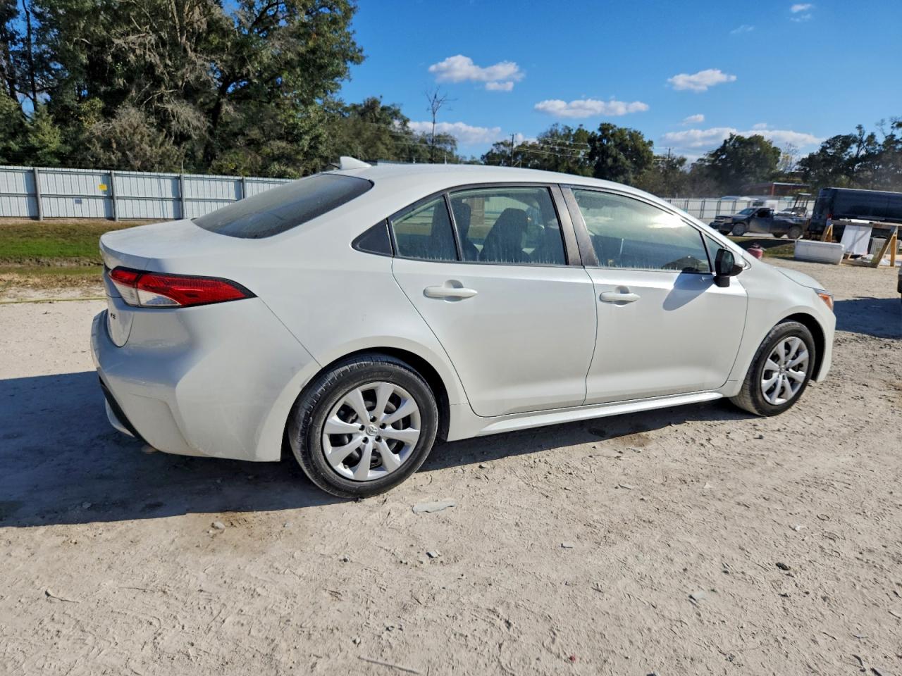 2020 TOYOTA COROLLA LE photo 3