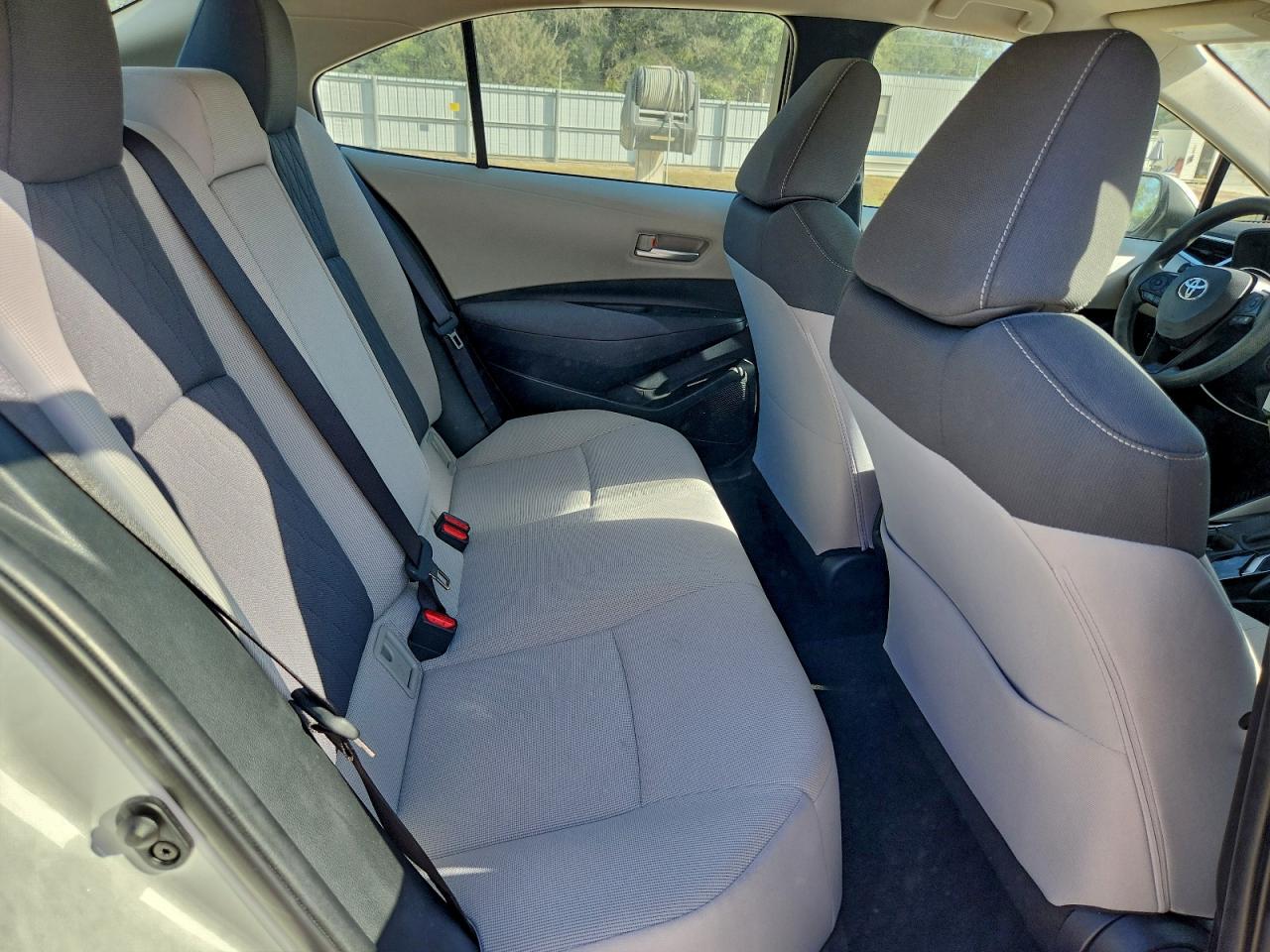 2020 TOYOTA COROLLA LE photo 10
