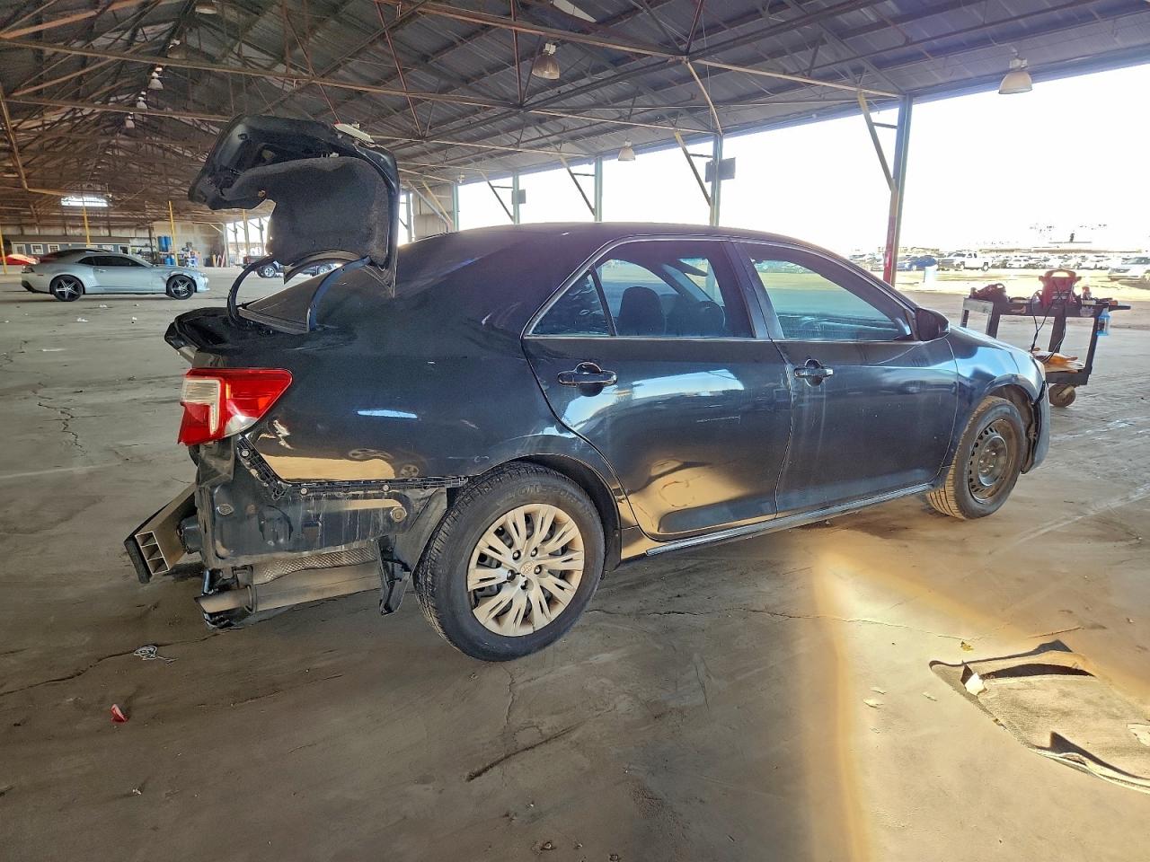 2014 TOYOTA CAMRY HYBRID photo 3