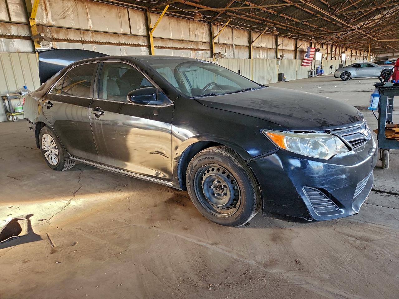 2014 TOYOTA CAMRY HYBRID photo 4