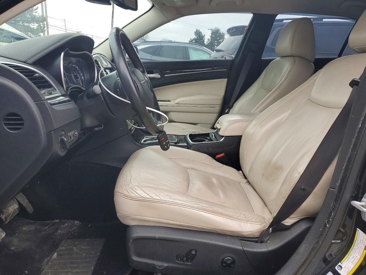 2015 CHRYSLER 300 LIMITED photo 13