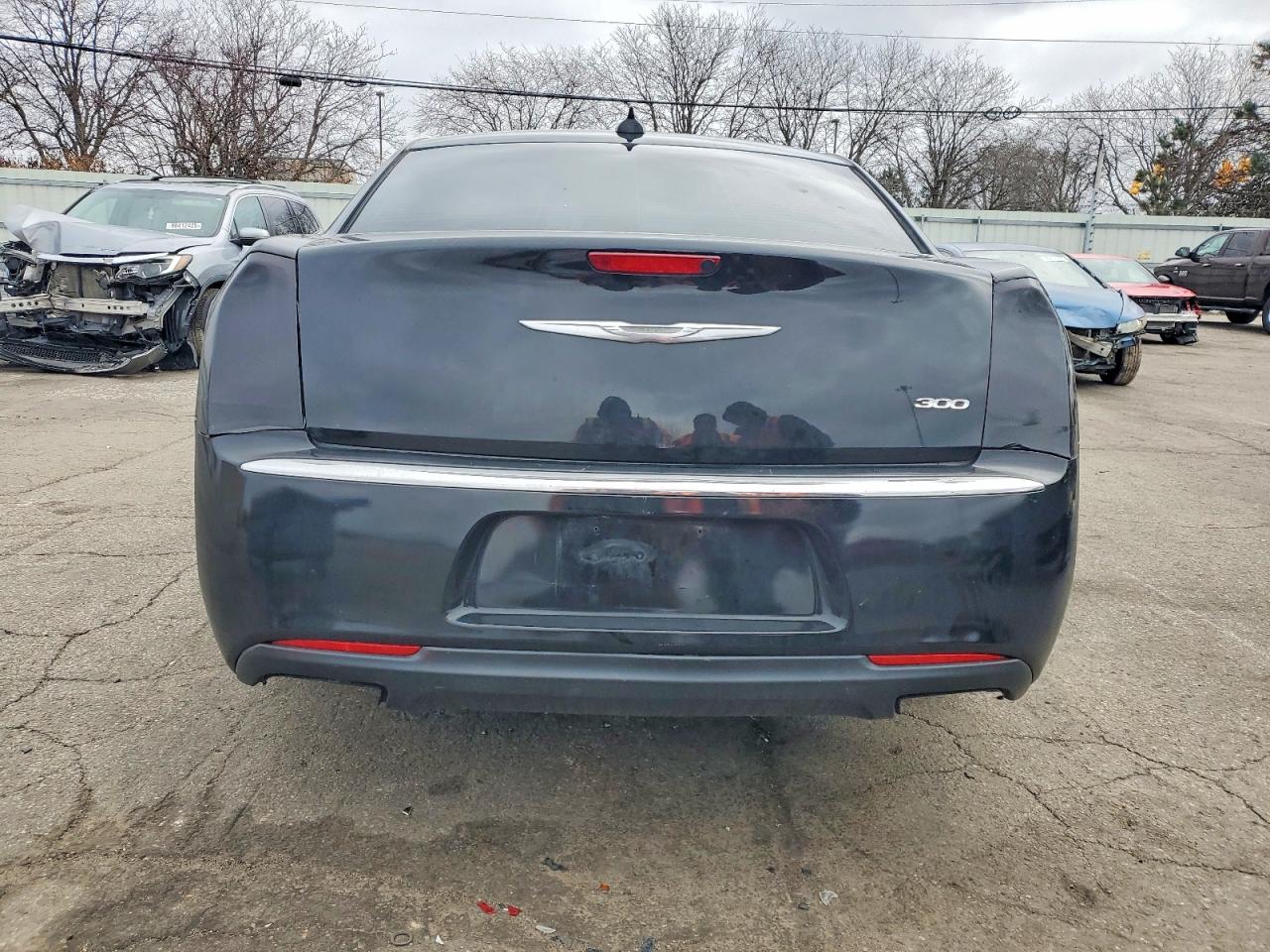 2015 CHRYSLER 300 LIMITED photo 11