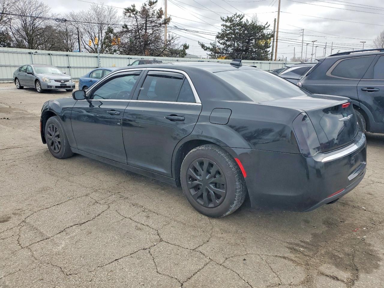 2015 CHRYSLER 300 LIMITED photo 3