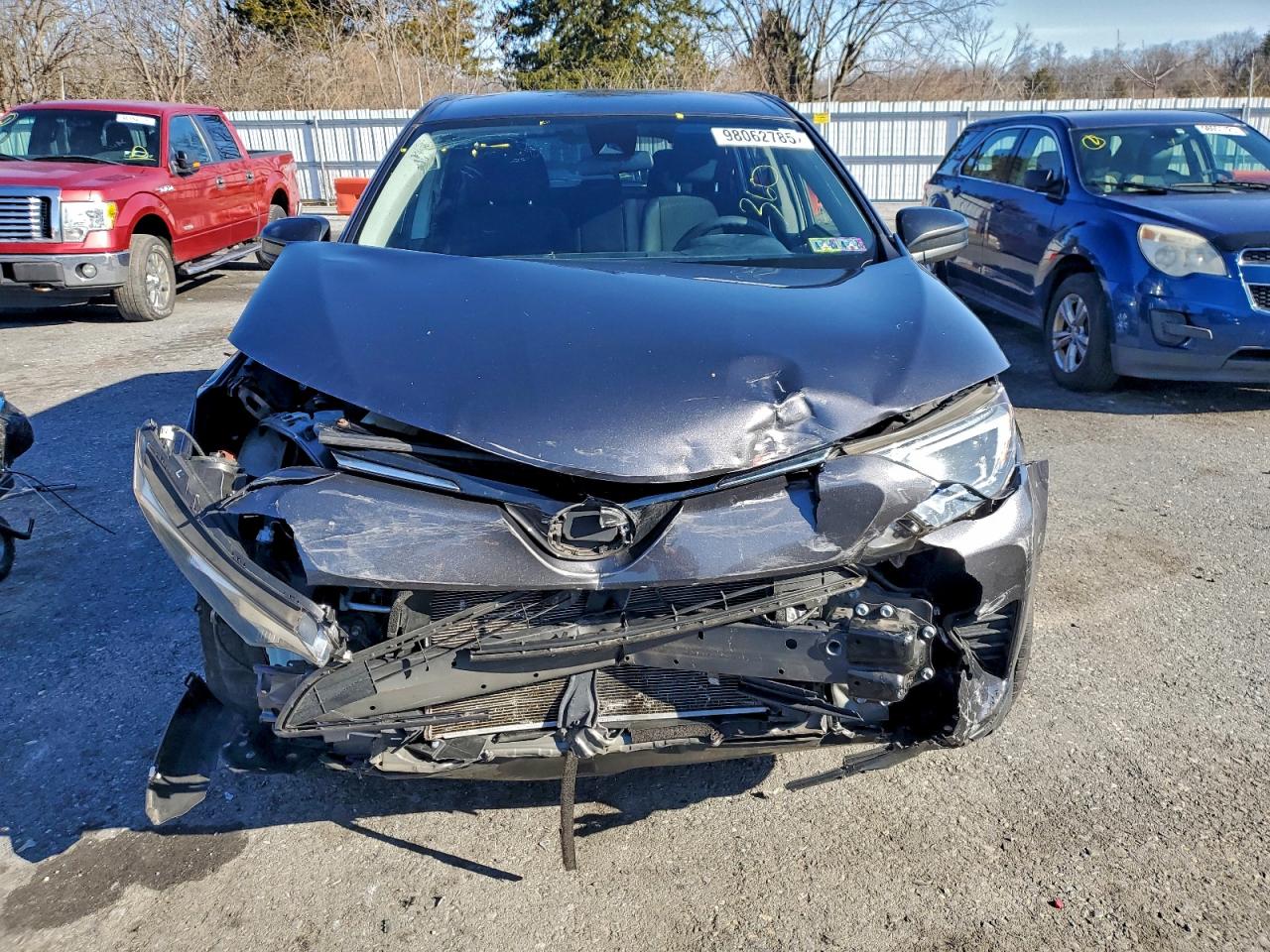 2018 TOYOTA RAV4 LE photo 5