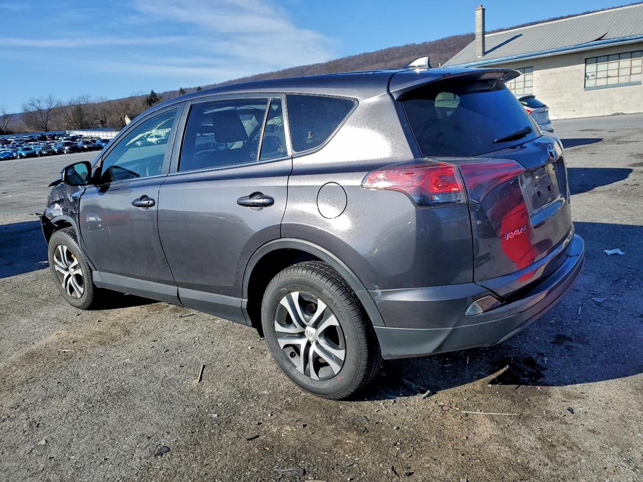 2018 TOYOTA RAV4 LE photo 2