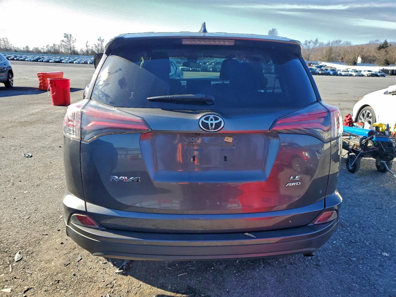 2018 TOYOTA RAV4 LE photo 6