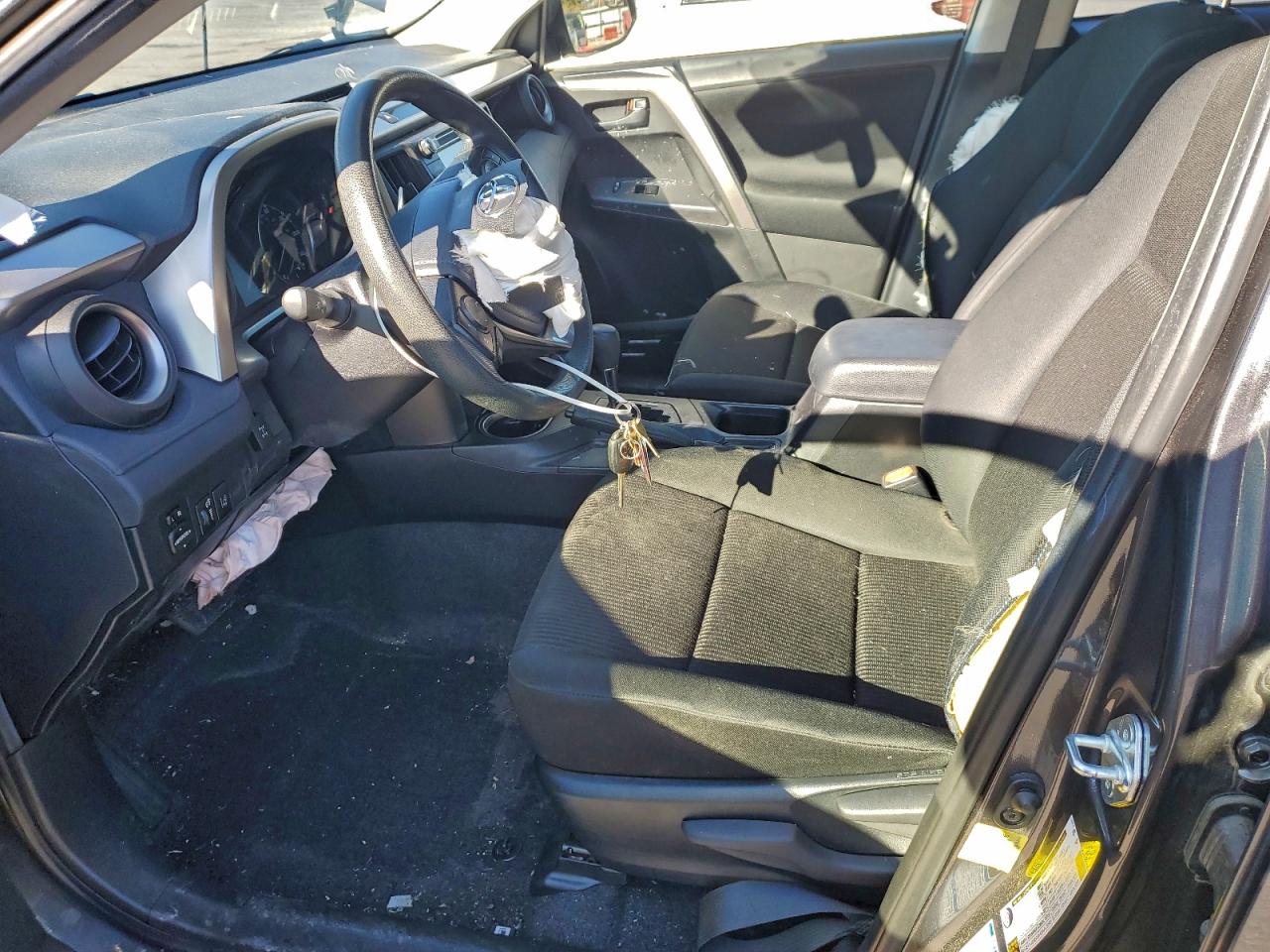 2018 TOYOTA RAV4 LE photo 7