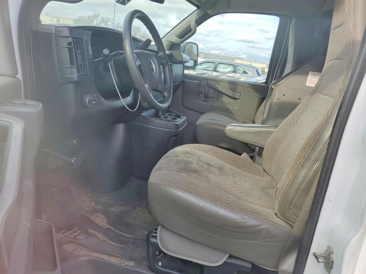2017 CHEVROLET EXPRESS G3500 photo 7