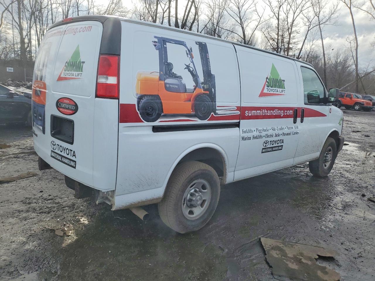 2017 CHEVROLET EXPRESS G3500 photo 3