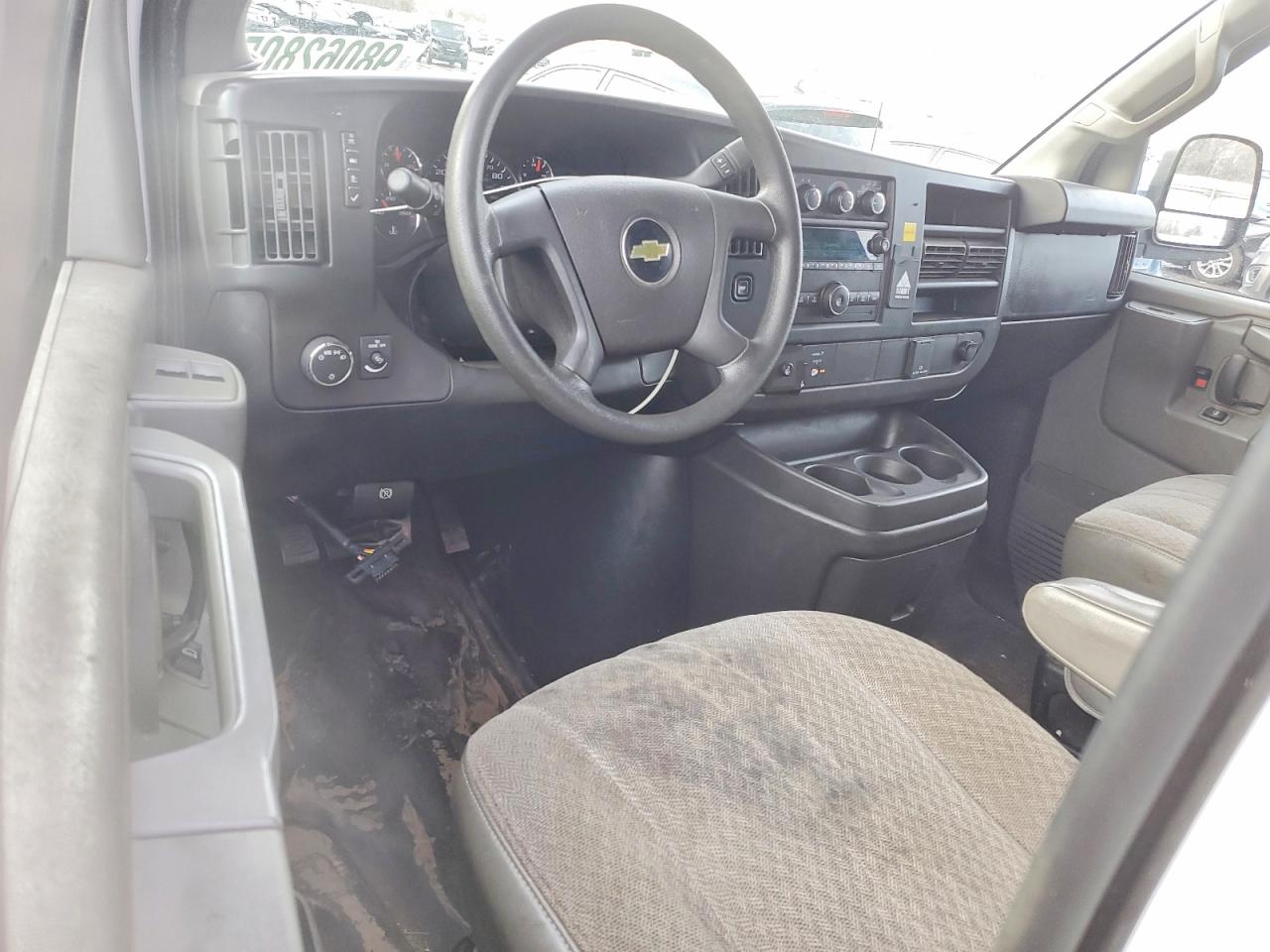 2017 CHEVROLET EXPRESS G3500 photo 8