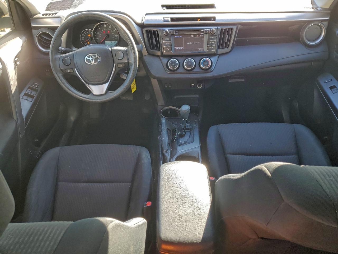 2016 TOYOTA RAV4 LE photo 8