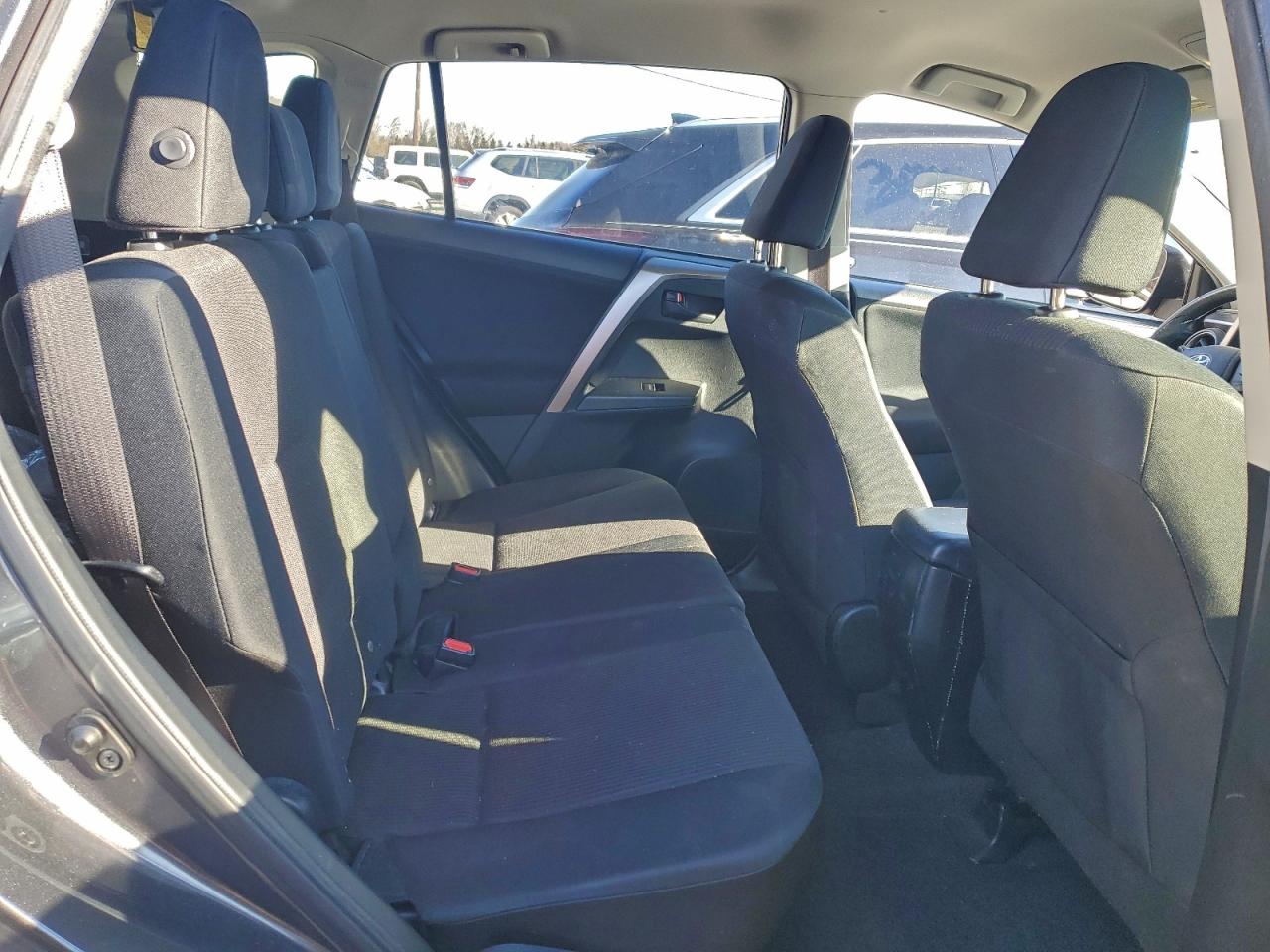 2016 TOYOTA RAV4 LE photo 10