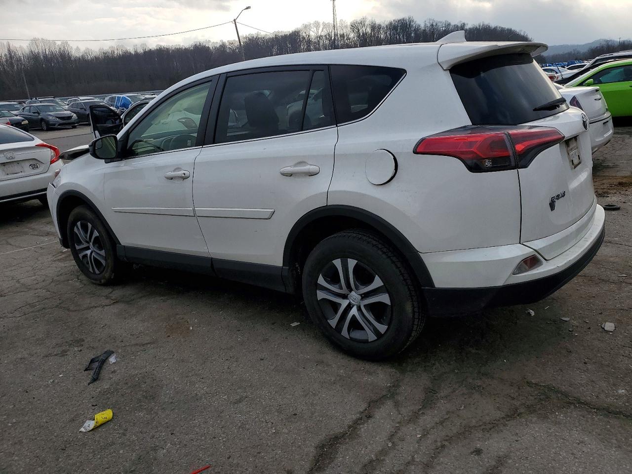 2018 TOYOTA RAV4 LE photo 2