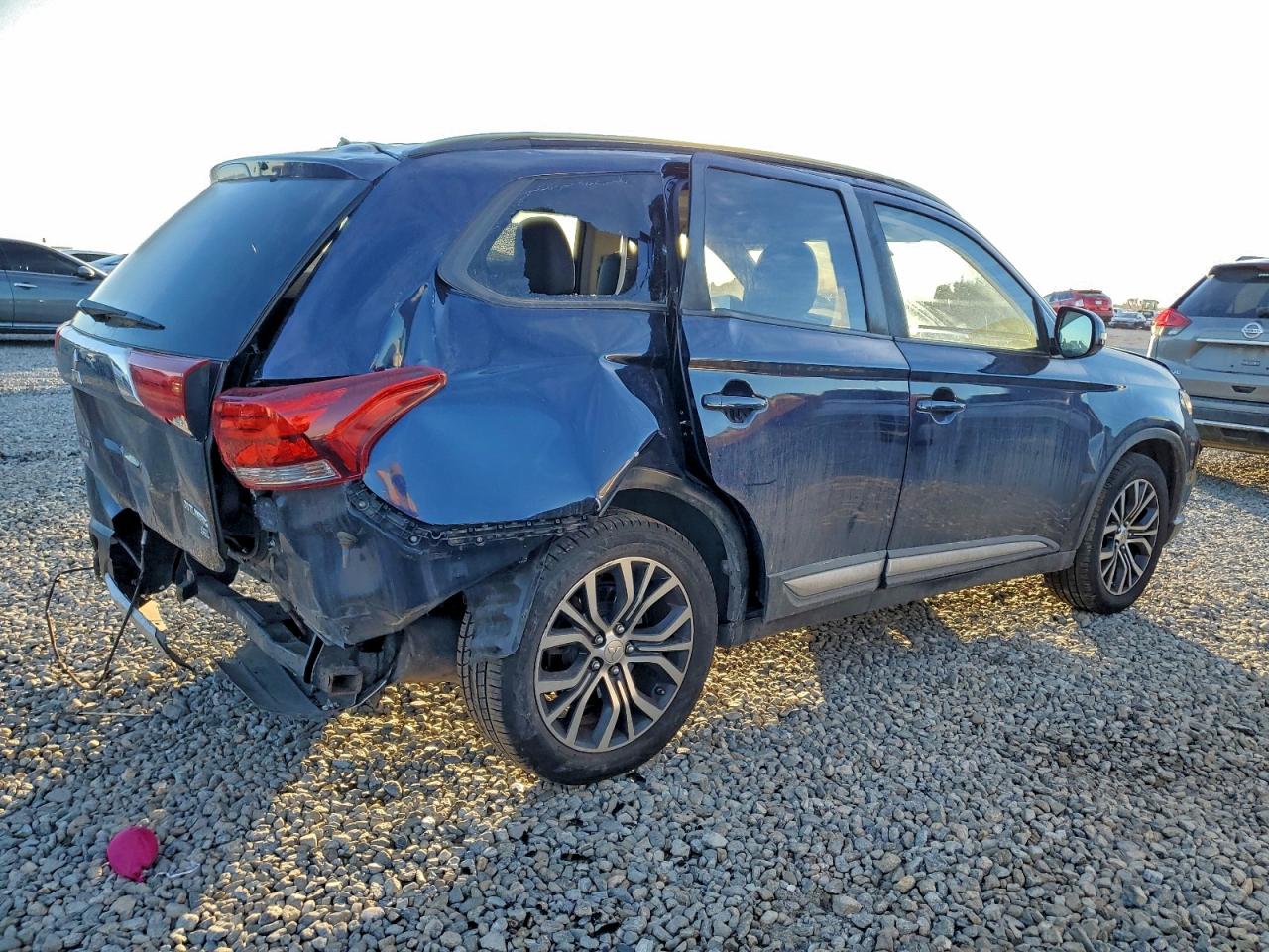 2016 MITSUBISHI OUTLANDER SE photo 3