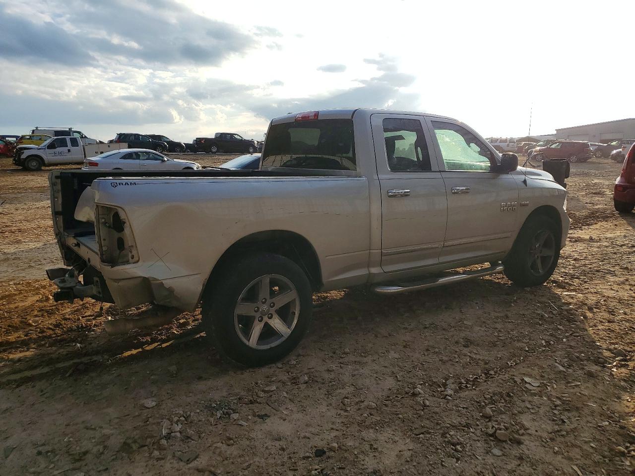 2018 RAM 1500 ST photo 3