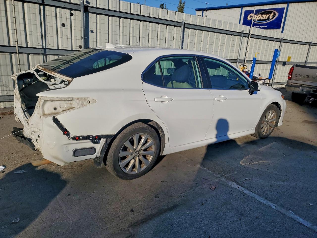 2019 TOYOTA CAMRY photo 3