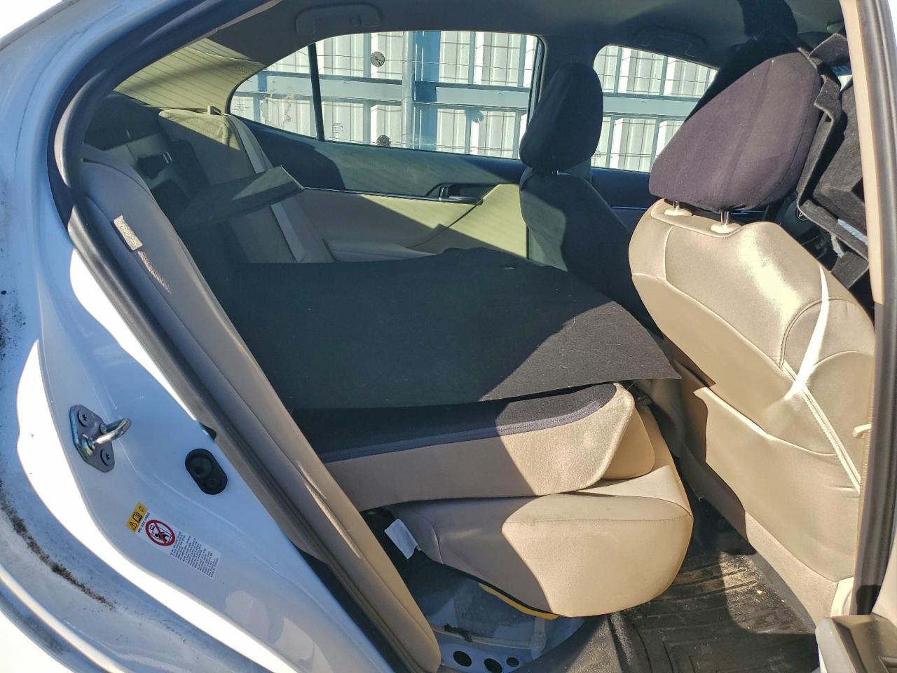 2019 TOYOTA CAMRY photo 10