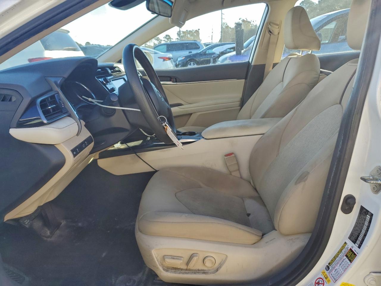 2019 TOYOTA CAMRY photo 7