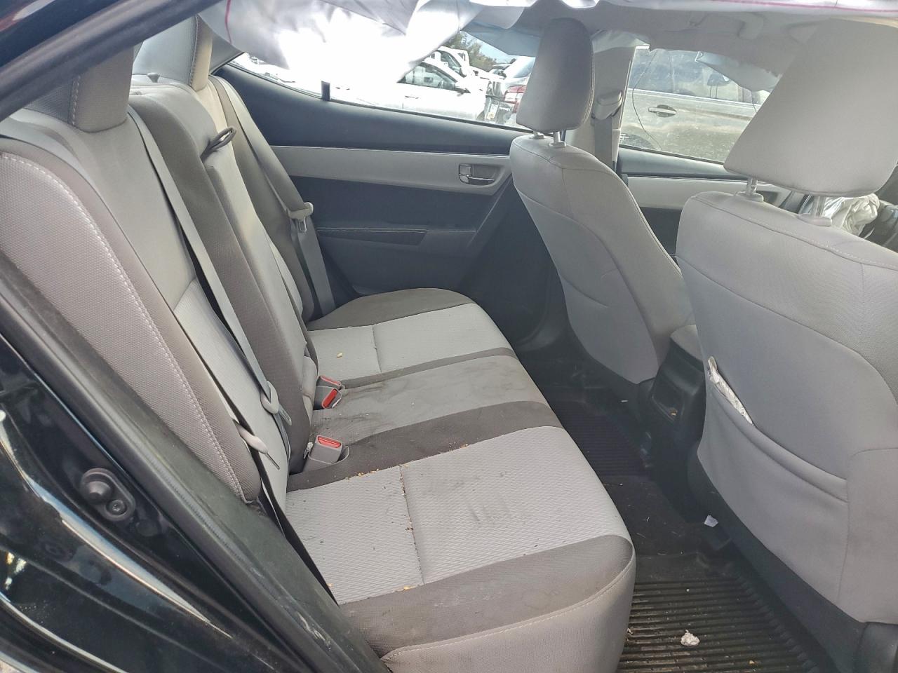 2018 TOYOTA COROLLA L photo 10