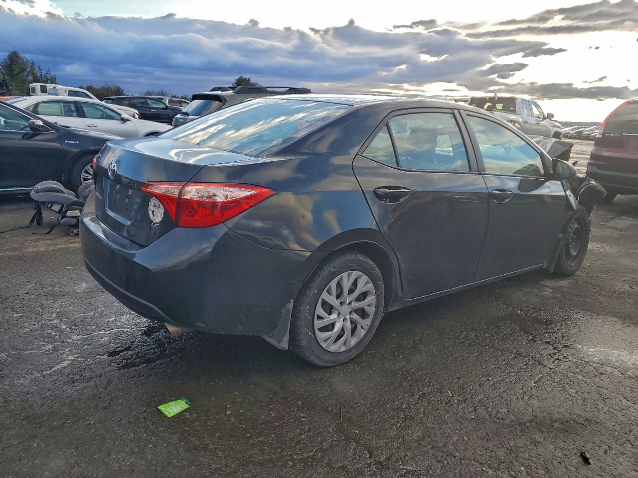 2018 TOYOTA COROLLA L photo 3