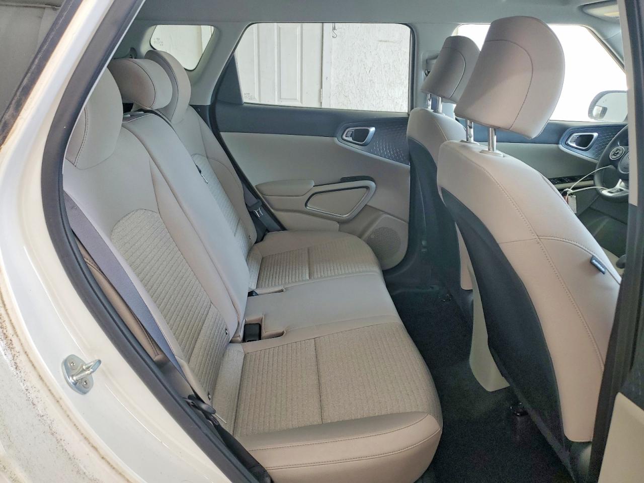 2021 KIA SOUL LX photo 11