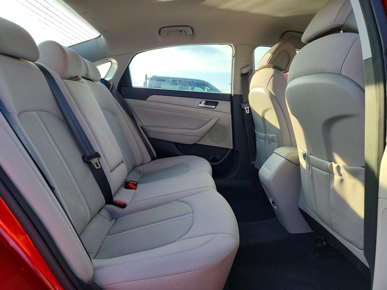2015 HYUNDAI SONATA SE photo 10