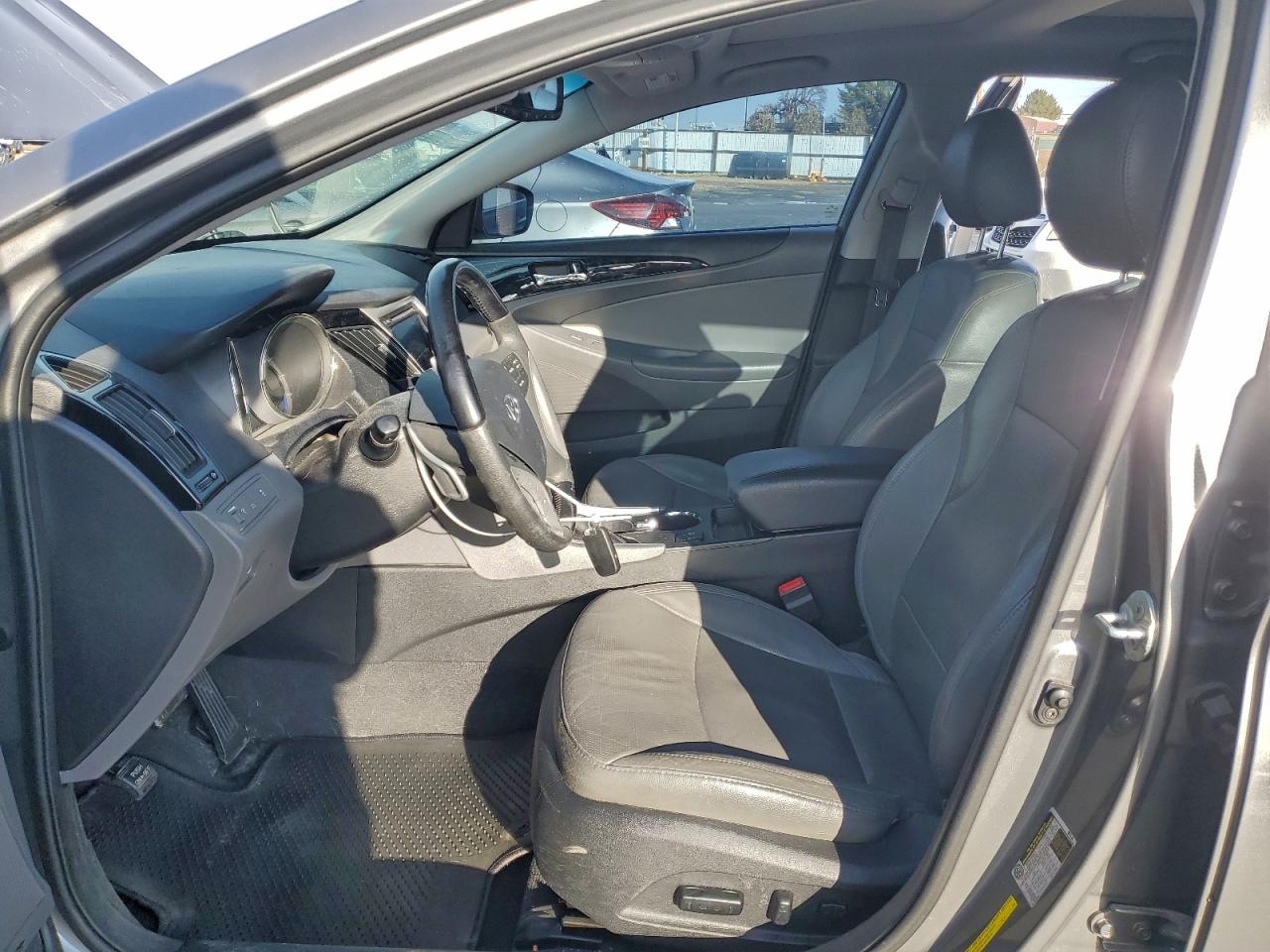 2013 HYUNDAI SONATA SE photo 7