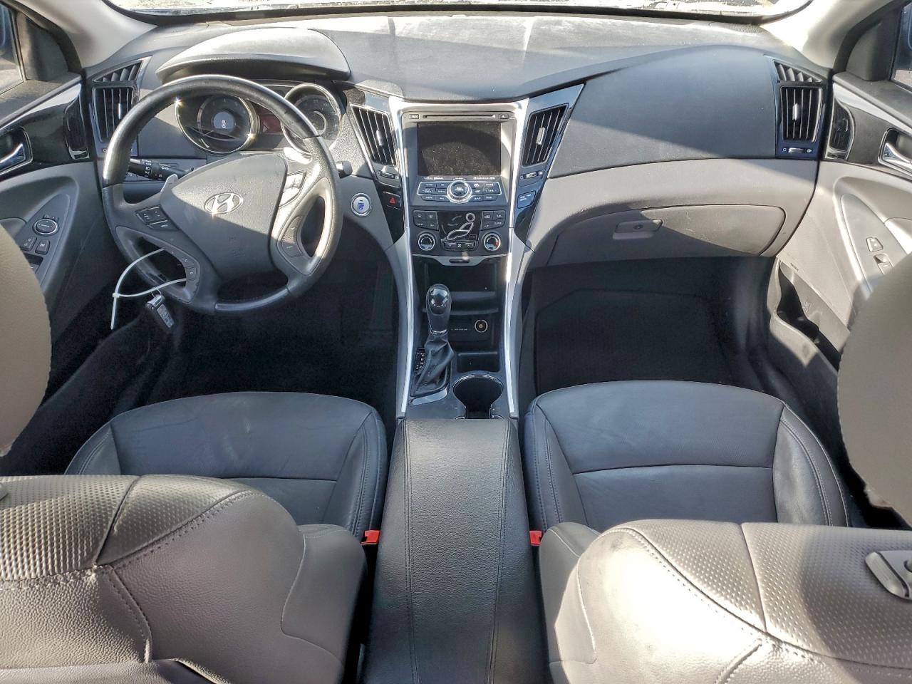2013 HYUNDAI SONATA SE photo 8