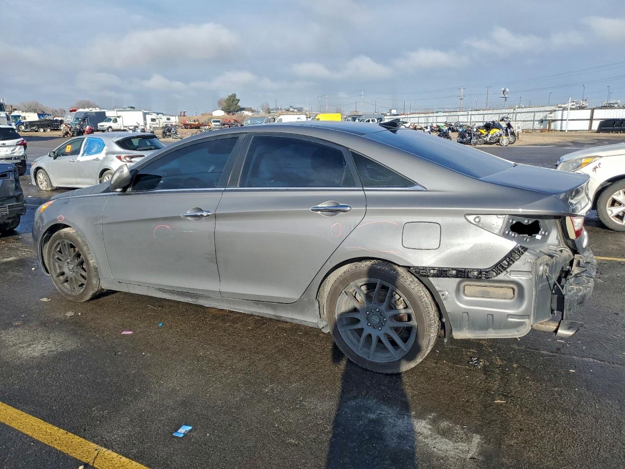 2013 HYUNDAI SONATA SE photo 2