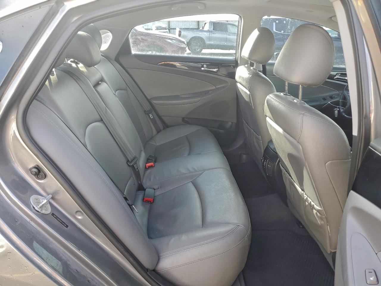 2013 HYUNDAI SONATA SE photo 10
