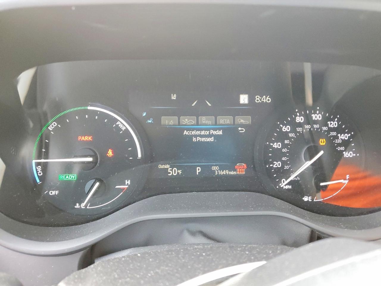 2025 TOYOTA SIENNA LE photo 9