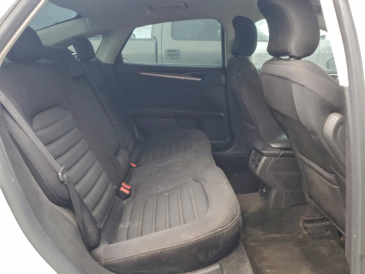 2015 FORD FUSION SE photo 10