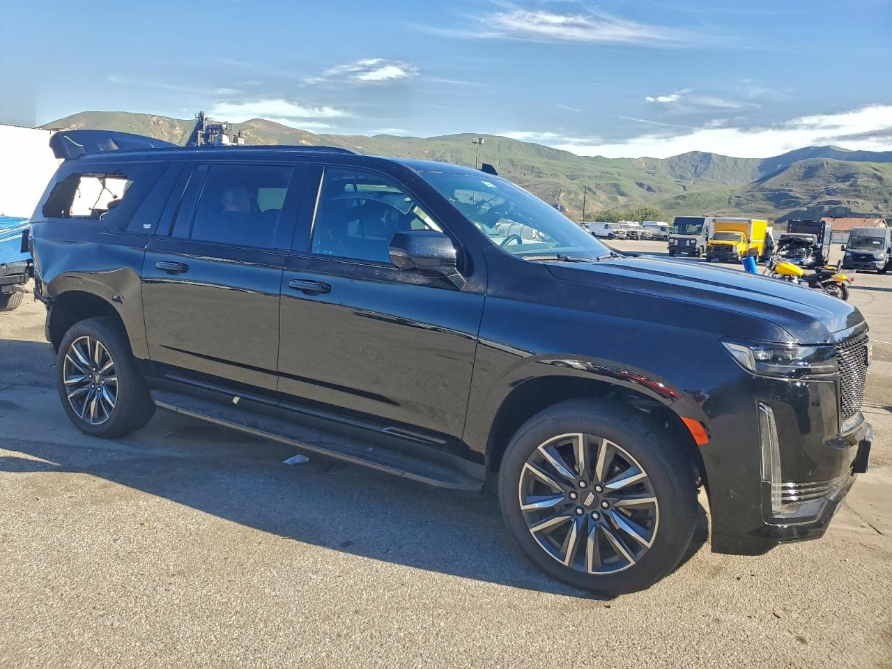 2023 CADILLAC ESCALADE ESV SPORT photo 4